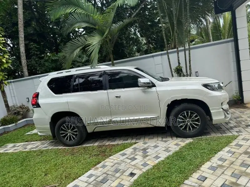 Toyota Land Cruiser Prado TX 150 2011