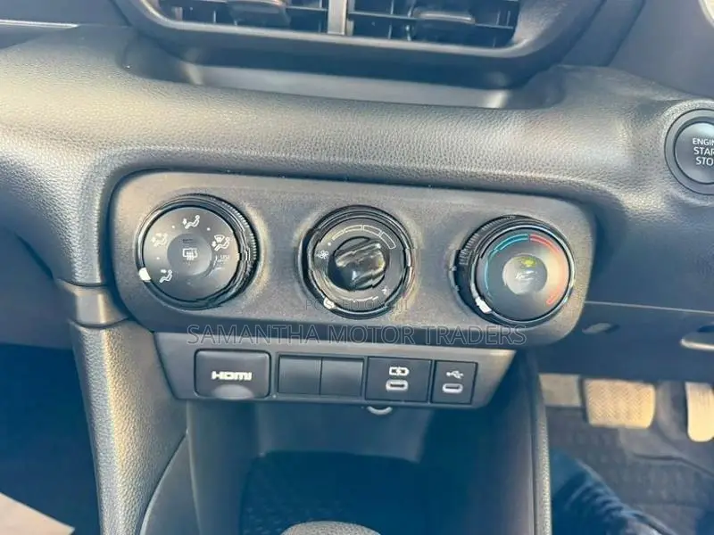 Toyota Yaris X Grade 2024