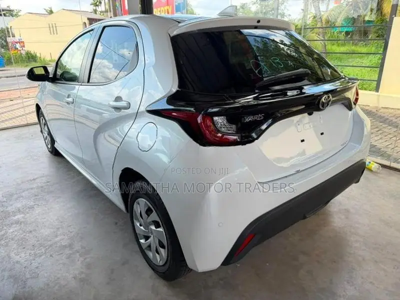 Toyota Yaris X Grade 2024
