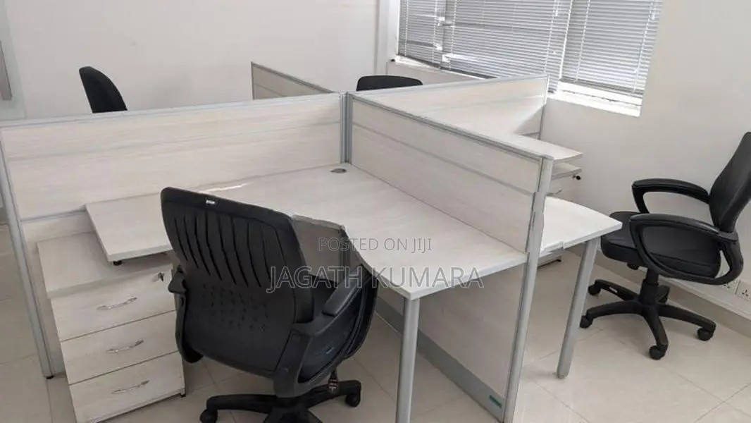 4-Person Office Workstation