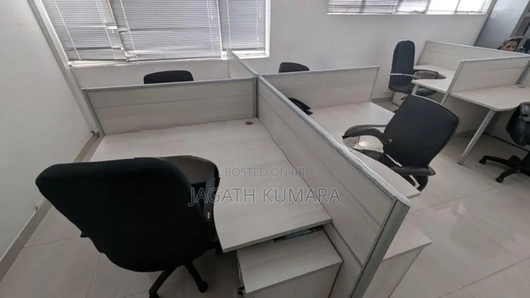 4-Person Office Workstation