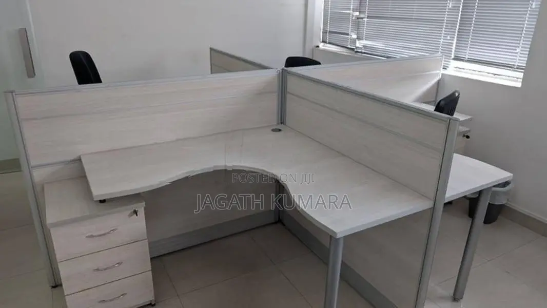 4-Person Office Workstation