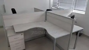 4-Person Office Workstation