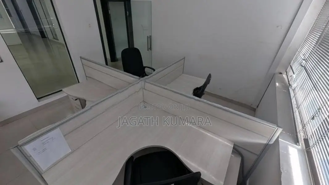 4-Person Office Workstation