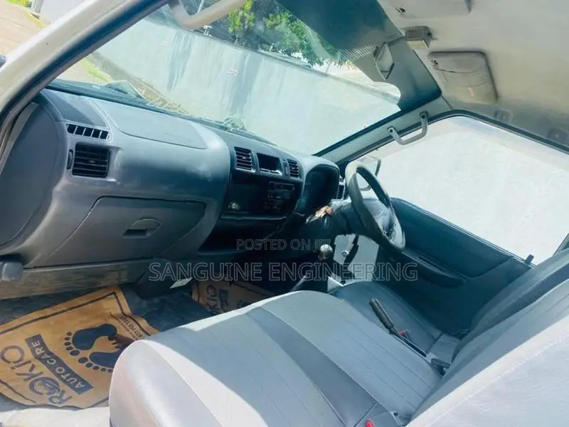 Mazda Bongo SKF2M 2005