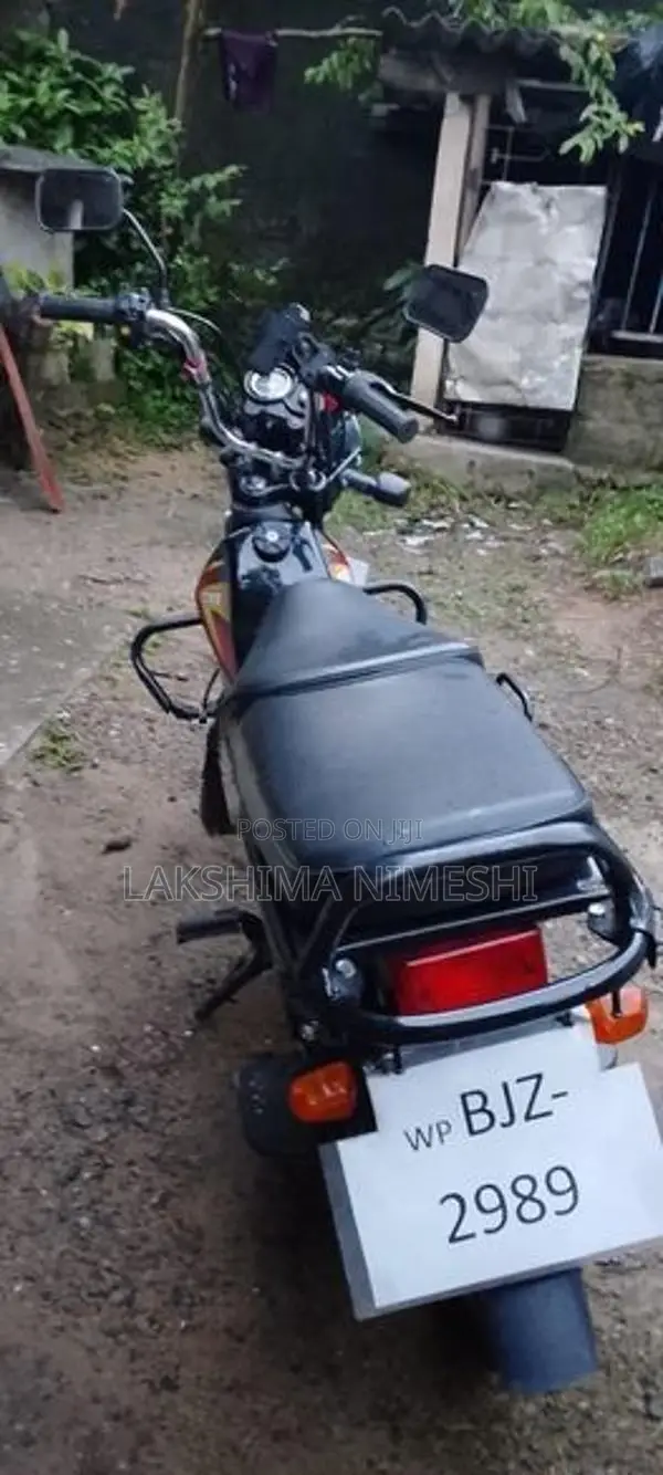 TVS XL 100 2025