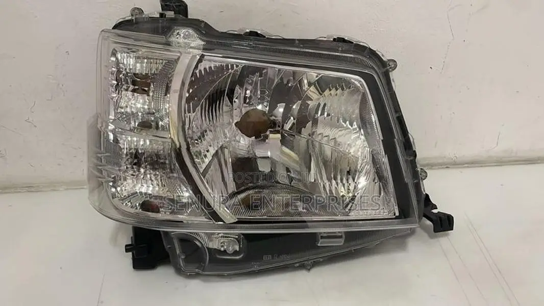 Daihatsu Hijet Cargo S700 Head Light Rh