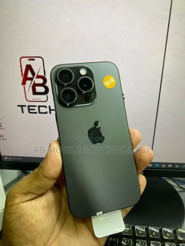 Apple iPhone 15 Pro 256GB (Used)
