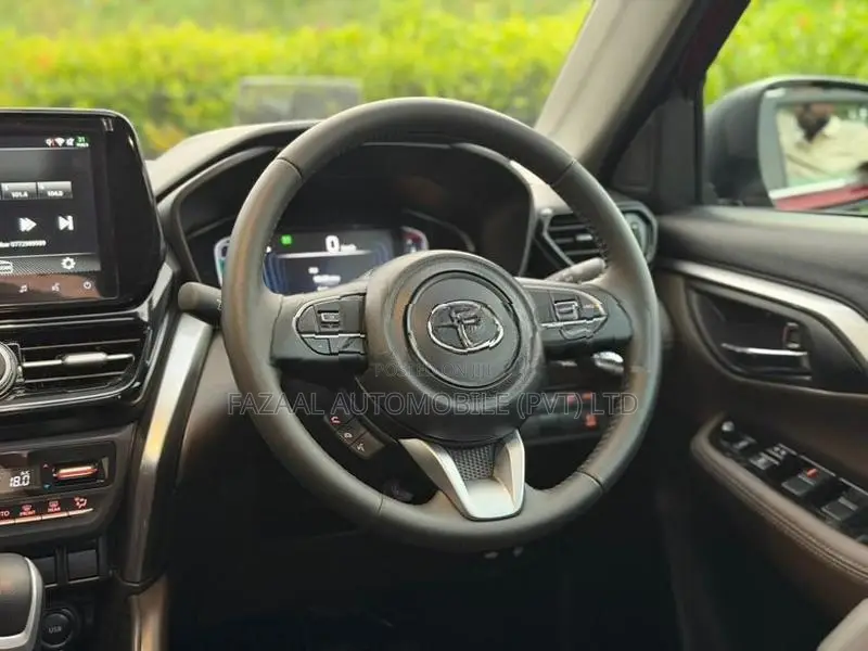 Toyota UrbanCruiser Hyryder V 2026