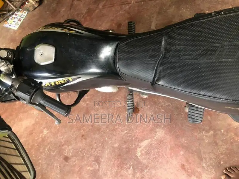Bajaj Platina 100 2017