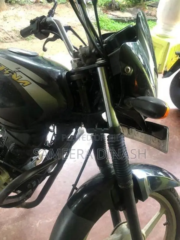 Bajaj Platina 100 2017