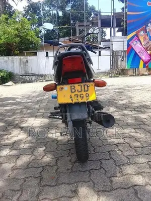 Bajaj CT100 100es 2023