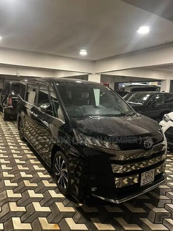 Toyota Noah 2025