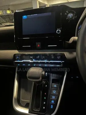 Toyota Noah 2025