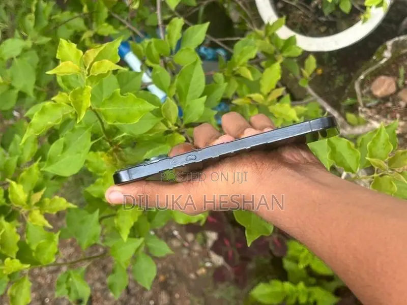 Apple iPhone 15 Pro Max 512 (Used)