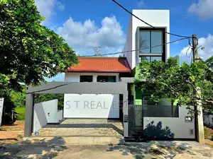Modern Designed Luxury Three Storey House for Sale in Homagama