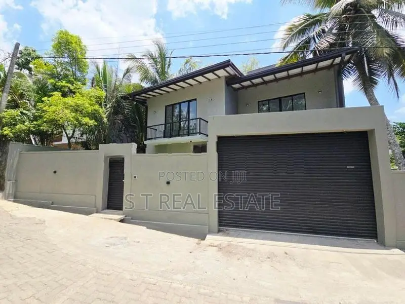 Brand New Luxury 3 Storey House for Sale in Homagama
