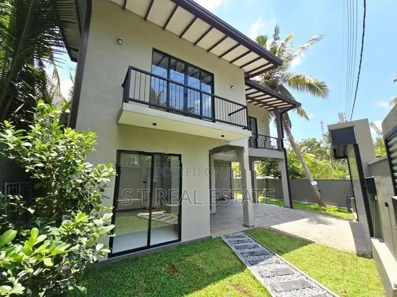 Brand New Luxury 3 Storey House for Sale in Homagama
