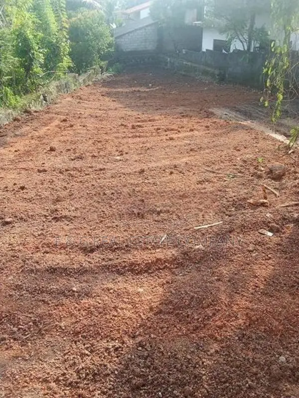 Kadawatha Land for Sale