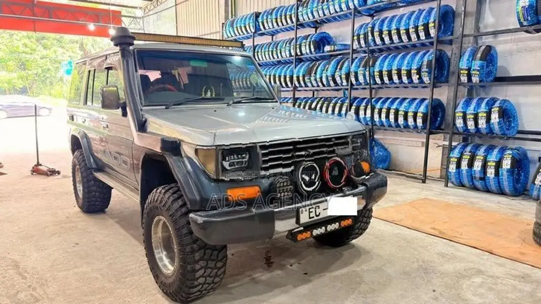 Toyota Land Cruiser Box Prado 1988