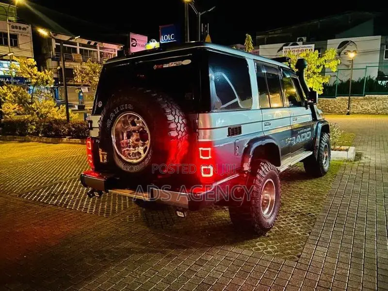 Toyota Land Cruiser Box Prado 1988