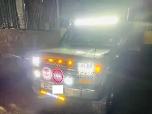 Toyota Land Cruiser Box Prado 1988