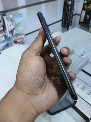 Apple iPhone 11 Pro Max (Used)