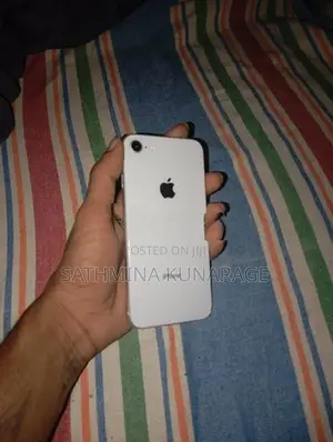Apple iPhone 8 (Used)