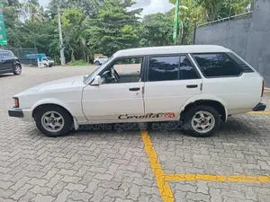 Toyota Corolla DX wagon KE74 1986