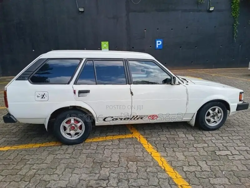 Toyota Corolla DX wagon KE74 1986