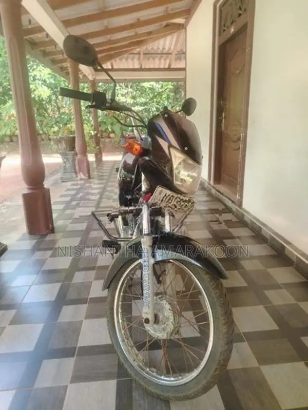 Bajaj CT100 2005