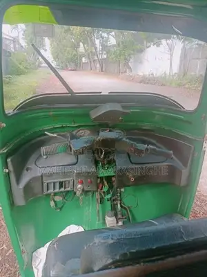 Bajaj RE 2012