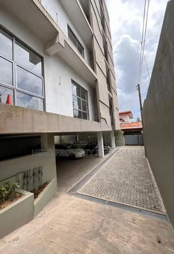 Commercial Building for Rent in Athurugiriya