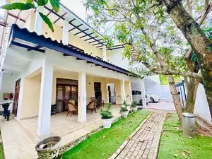 5 Bedroom Luxury House for Sale in Boralesgamuwa