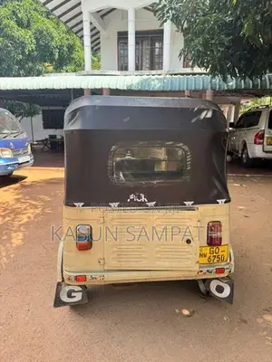 Bajaj RE 2002