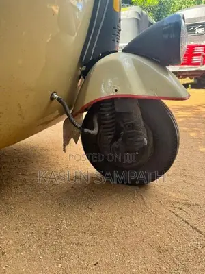 Bajaj RE 2002