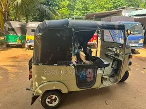 Bajaj RE 2002