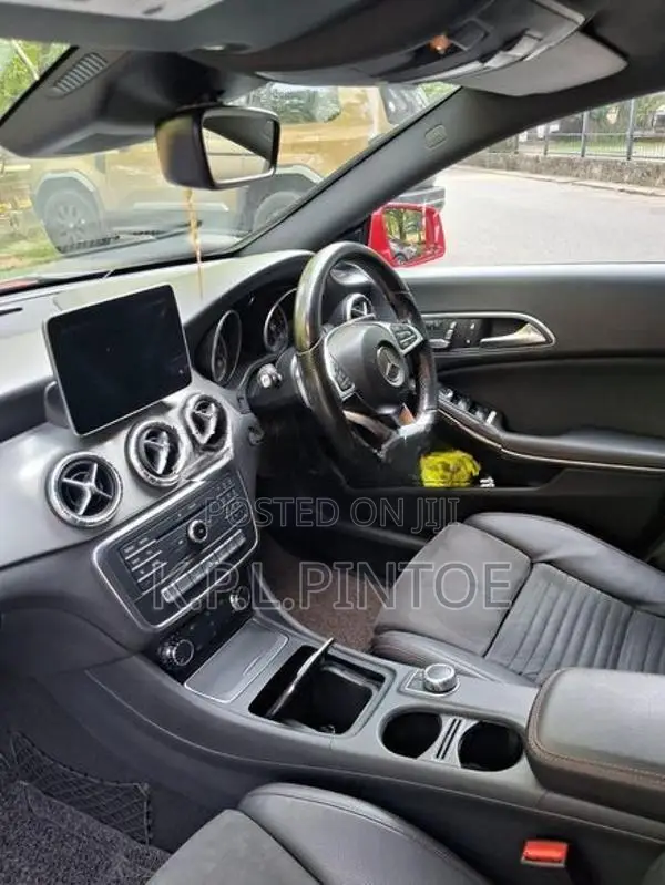 Mercedes Benz CLA 180 2016