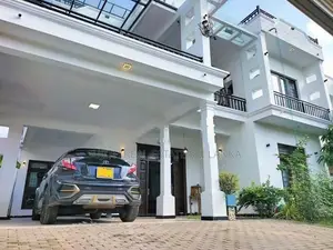 5 Rooms Box Type Luxury House For Sale in Negombo