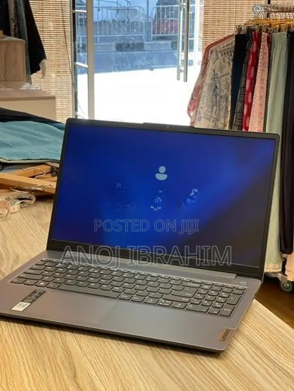 Lenovo IdeaPad Slim 3