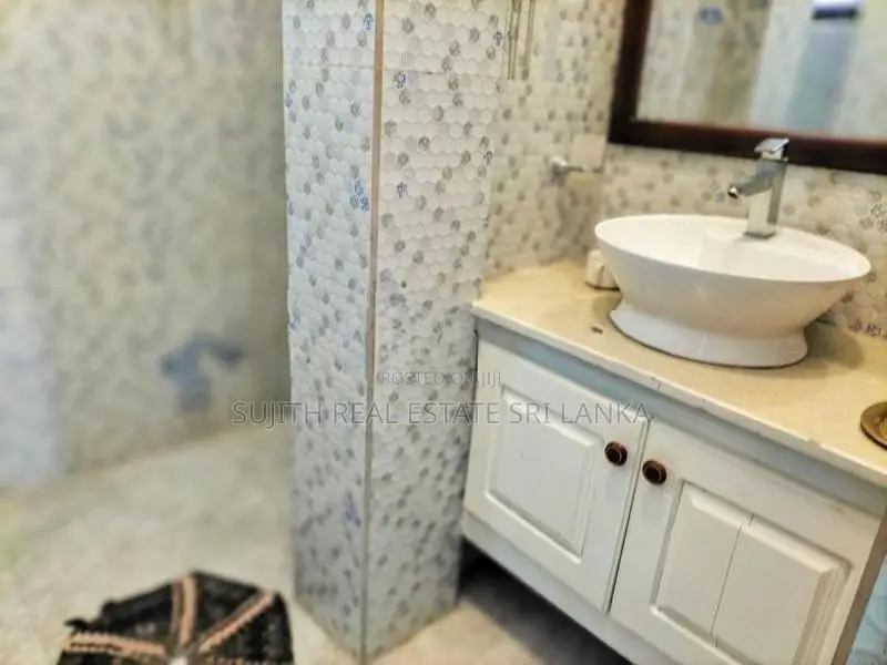 5 Rooms Box Type Luxury House For Sale in Negombo