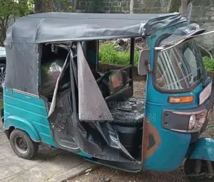 Bajaj RE 2016