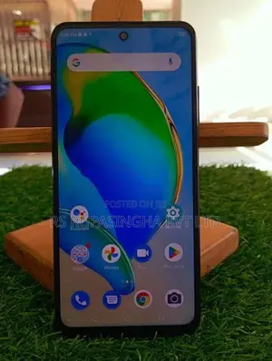 ZTE V40 6GB / 128GB (Used)