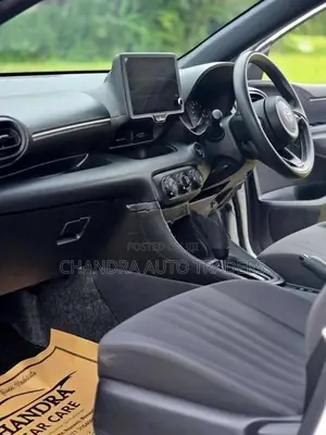Toyota Yaris X 2024