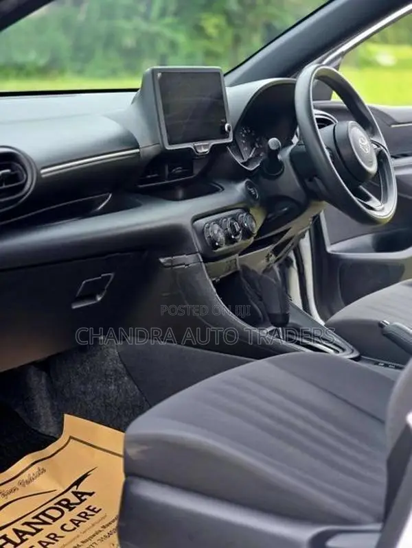 Toyota Yaris X 2024