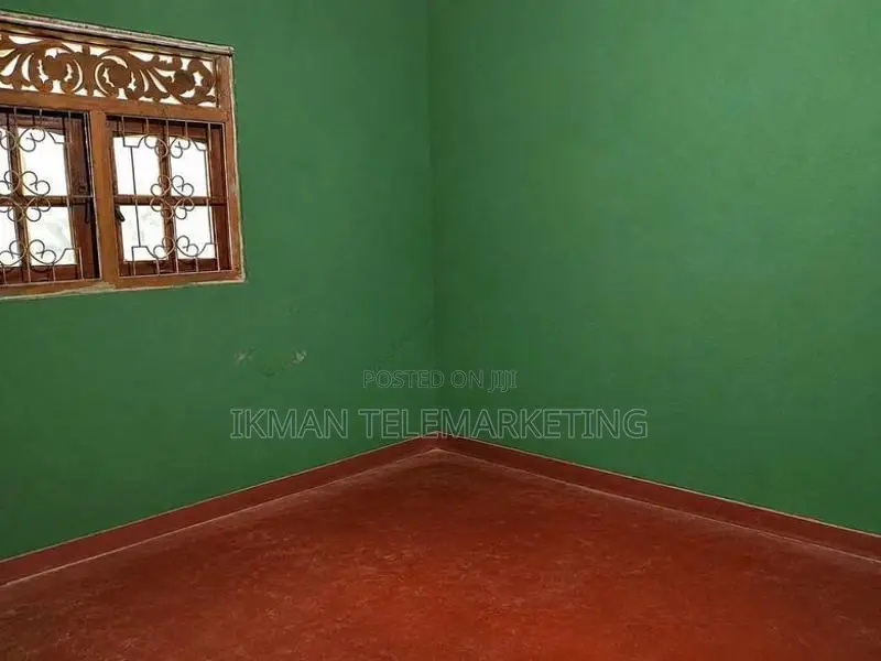 House with 80 Perches Land for Sale in Naula, Matale District
