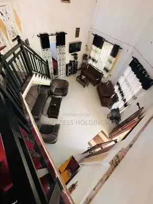 කුරුණෑගල - පුත්තලම ප්‍රධාන මාර්ගයේ 900m දුරින් දෙමහල් නිවසක් විකිණීමට