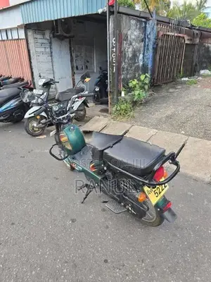 TVS XL 100 2025