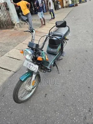 TVS XL 100 2025