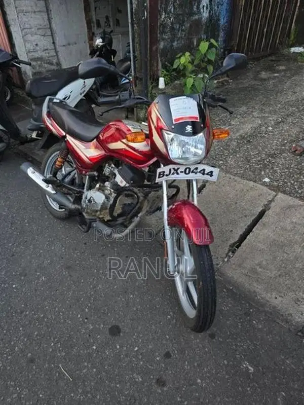 Bajaj CT100 2025